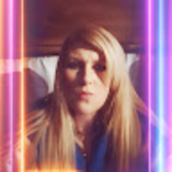 Meet your Posher, Candice - Picture 1 of 1